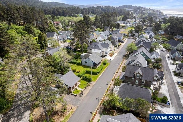 2704 SW Beach Av, Lincoln City, OR 97367