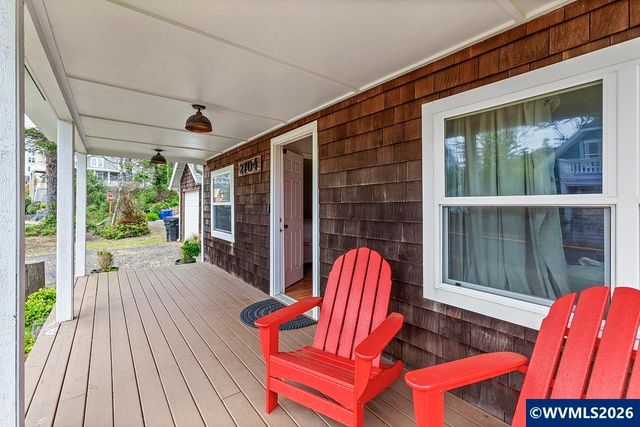 2704 SW Beach Av, Lincoln City, OR 97367