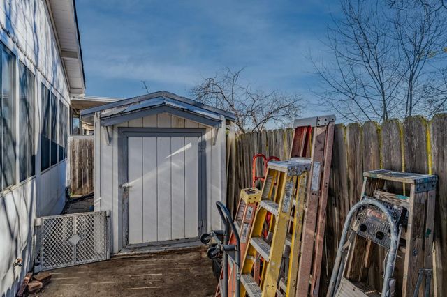 5594 Heritage Dr, Ione, CA 95640