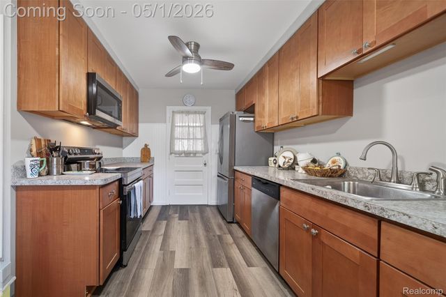 9424 Allen Road, Allen Park, MI 48101