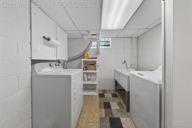 9424 Allen Road, Allen Park, MI 48101