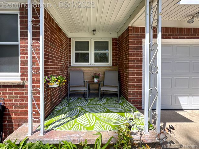 9424 Allen Road, Allen Park, MI 48101