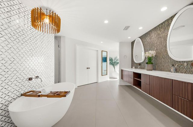 811 N SHORE DRIVE, Anna Maria, FL 34216