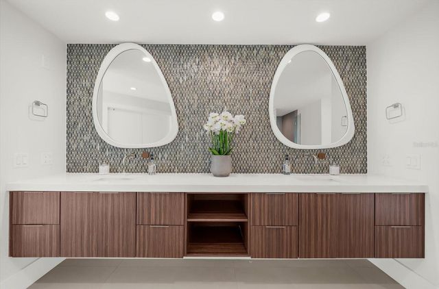 811 N SHORE DRIVE, Anna Maria, FL 34216