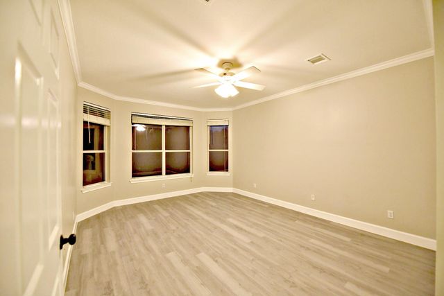 1933 Chasewood DR, Austin, TX 78727