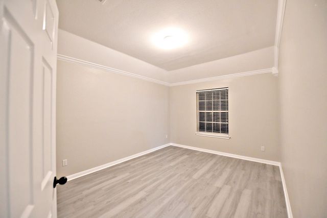 1933 Chasewood DR, Austin, TX 78727