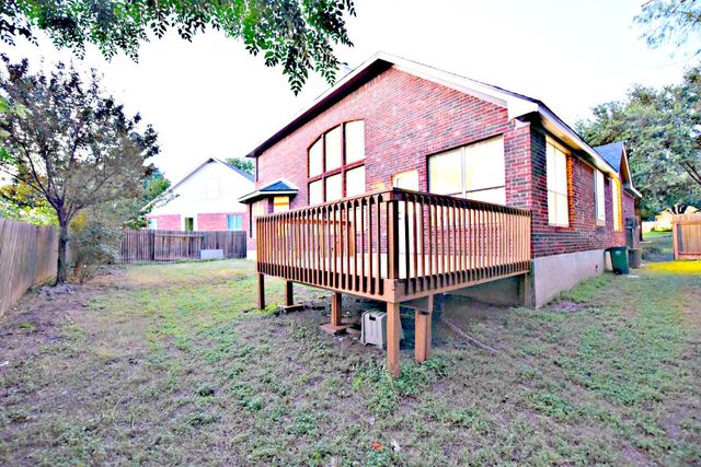 1933 Chasewood DR, Austin, TX 78727