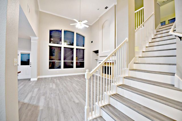 1933 Chasewood DR, Austin, TX 78727