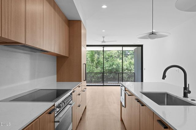 501 S Bloodworth Street 105, Raleigh, NC 27601