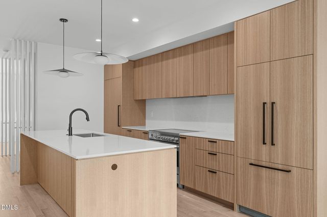501 S Bloodworth Street 105, Raleigh, NC 27601