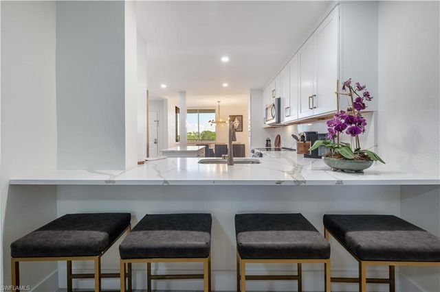 11118 Gulf Shore DR A203, Naples, FL 34108