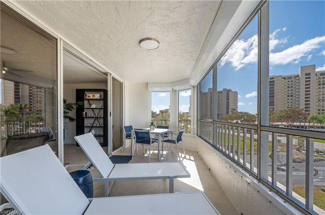 11118 Gulf Shore DR A203, Naples, FL 34108