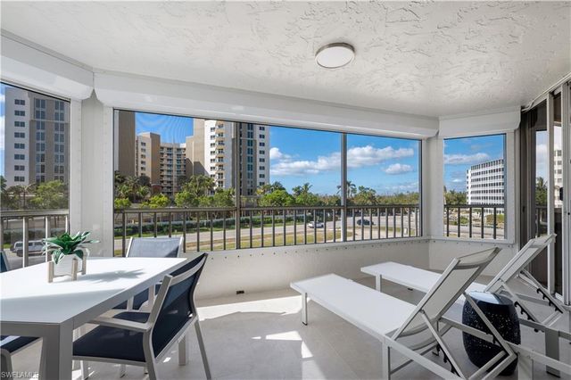 11118 Gulf Shore DR A203, Naples, FL 34108