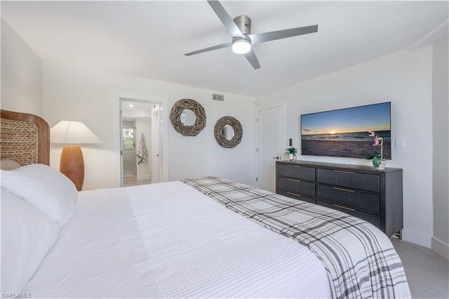 11118 Gulf Shore DR A203, Naples, FL 34108