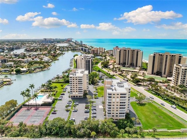 11118 Gulf Shore DR A203, Naples, FL 34108