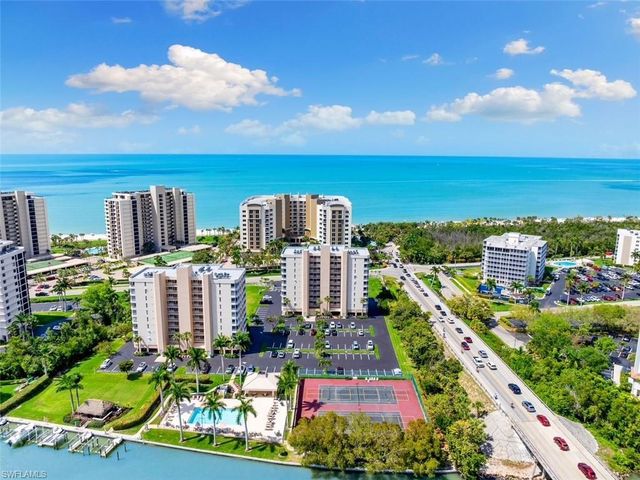 11118 Gulf Shore DR A203, Naples, FL 34108