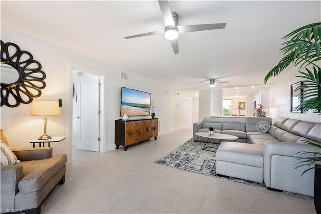 11118 Gulf Shore DR A203, Naples, FL 34108