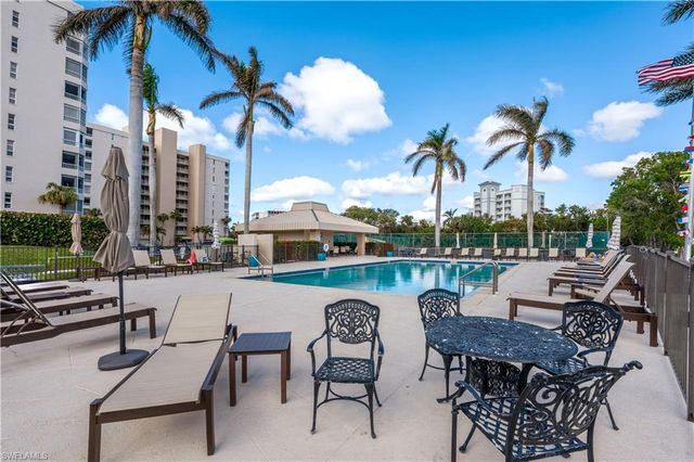 11118 Gulf Shore DR A203, Naples, FL 34108