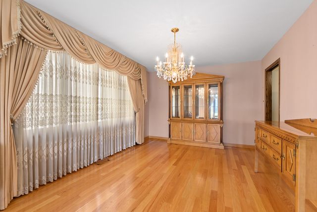 10737 Linder Avenue, Oak Lawn, IL 60453