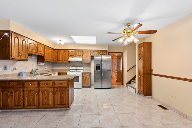 10737 Linder Avenue, Oak Lawn, IL 60453