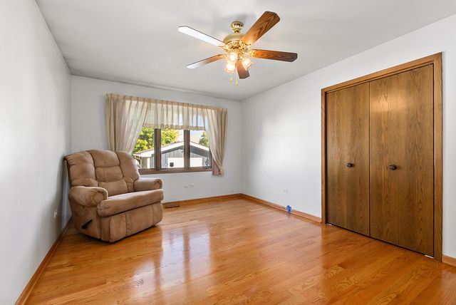 10737 Linder Avenue, Oak Lawn, IL 60453