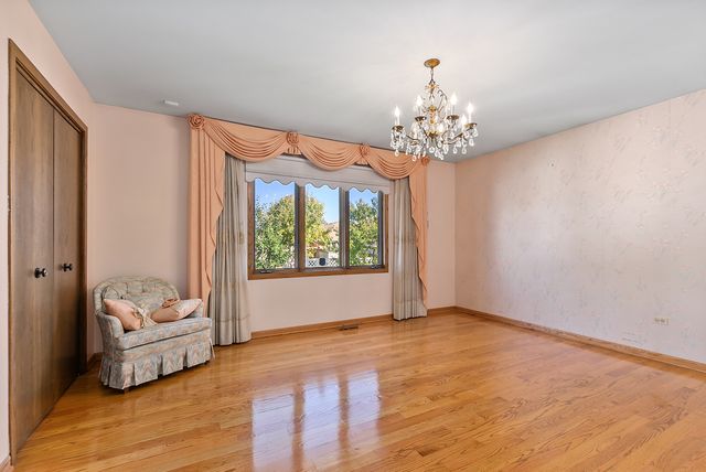 10737 Linder Avenue, Oak Lawn, IL 60453