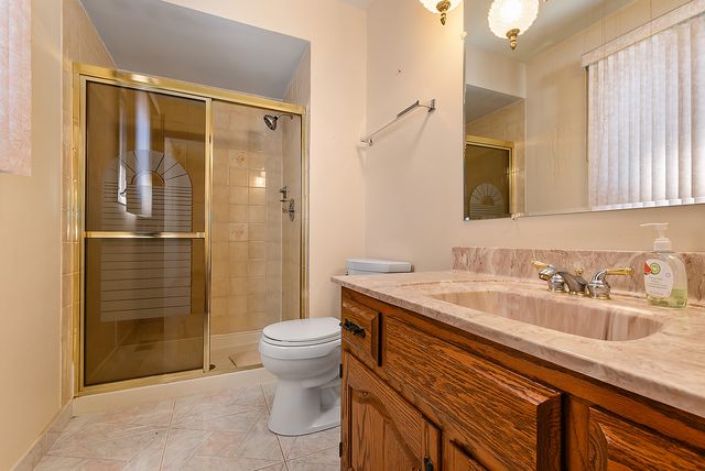 10737 Linder Avenue, Oak Lawn, IL 60453