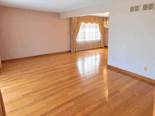 10737 Linder Avenue, Oak Lawn, IL 60453