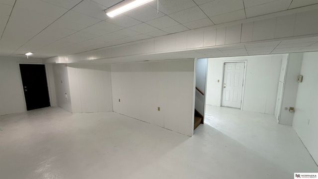 5548 N 61 Street, Omaha, NE 68104