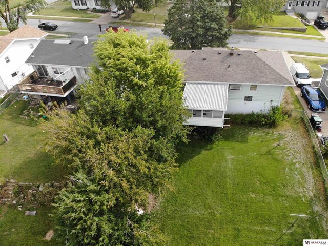 5548 N 61 Street, Omaha, NE 68104