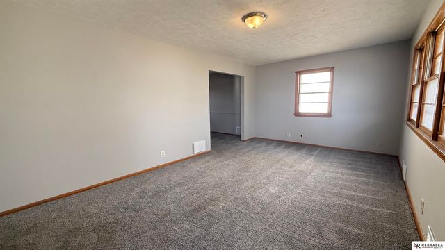 5548 N 61 Street, Omaha, NE 68104