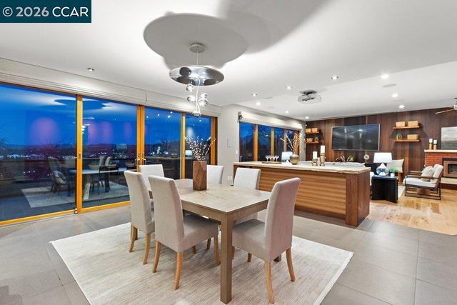 2083 Magnolia Way, Walnut Creek, CA 94595