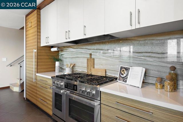 2083 Magnolia Way, Walnut Creek, CA 94595