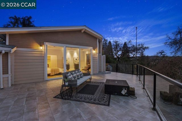 2083 Magnolia Way, Walnut Creek, CA 94595
