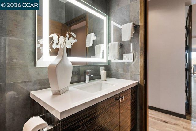 2083 Magnolia Way, Walnut Creek, CA 94595