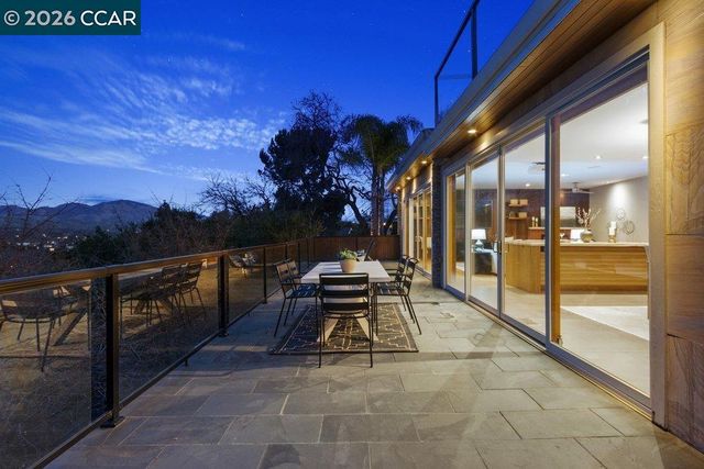 2083 Magnolia Way, Walnut Creek, CA 94595