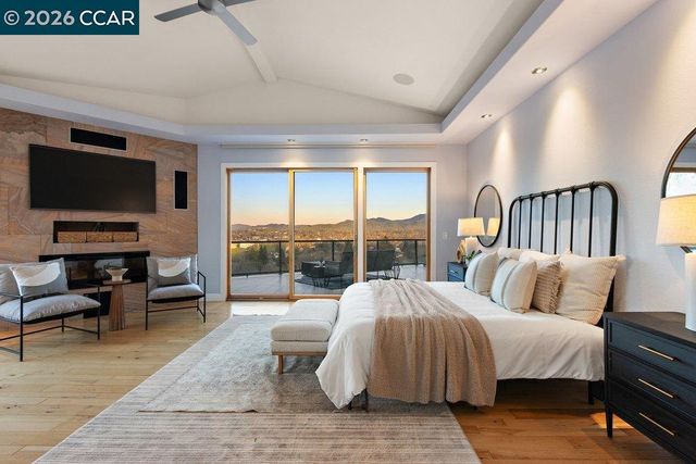 2083 Magnolia Way, Walnut Creek, CA 94595