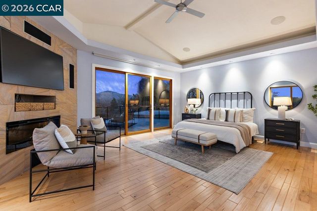 2083 Magnolia Way, Walnut Creek, CA 94595