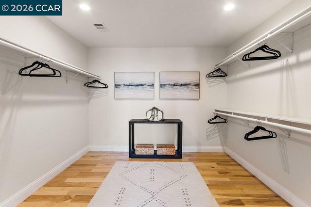 2083 Magnolia Way, Walnut Creek, CA 94595