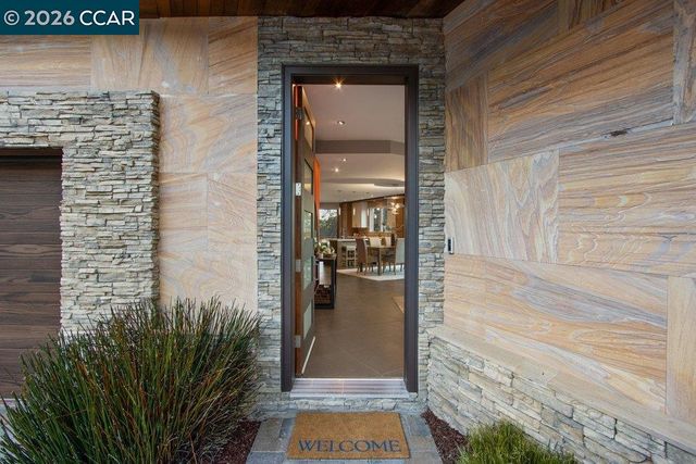 2083 Magnolia Way, Walnut Creek, CA 94595