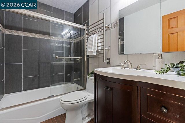 2083 Magnolia Way, Walnut Creek, CA 94595