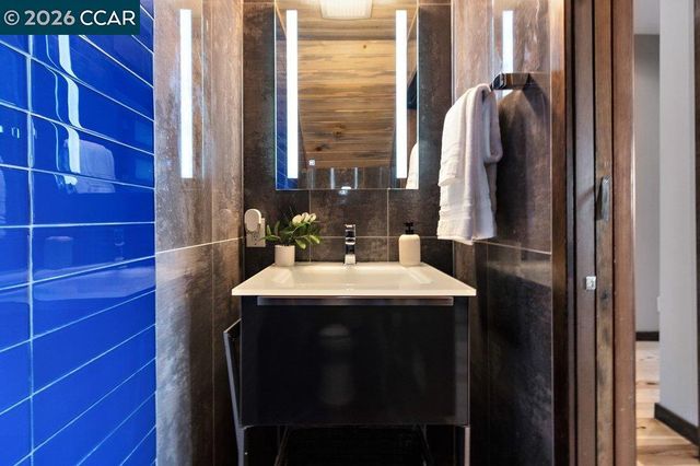 2083 Magnolia Way, Walnut Creek, CA 94595