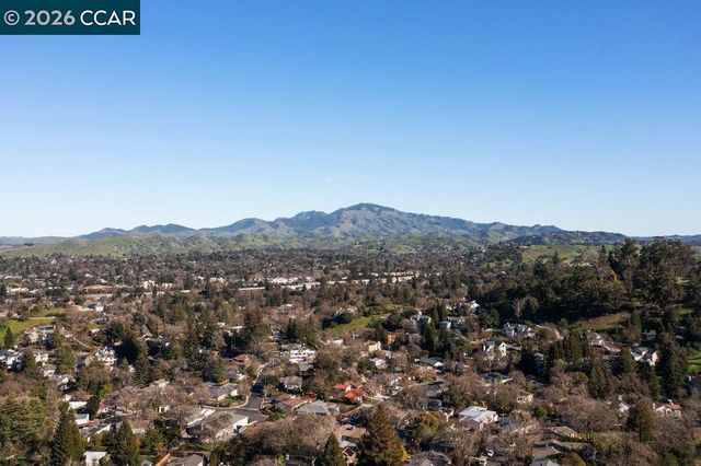 2083 Magnolia Way, Walnut Creek, CA 94595