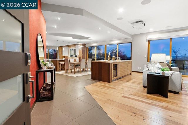 2083 Magnolia Way, Walnut Creek, CA 94595