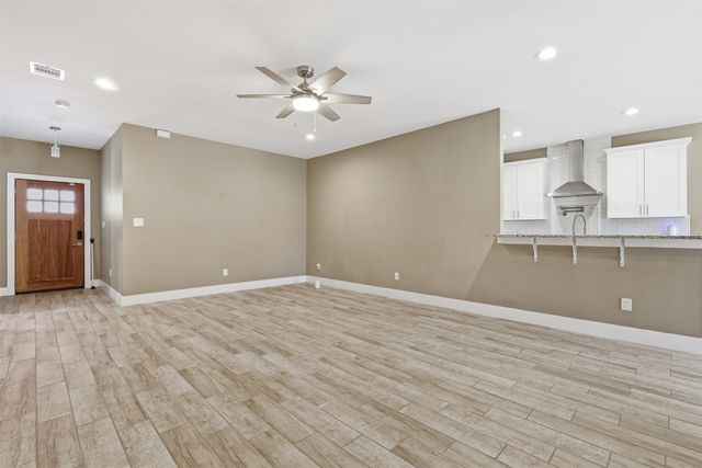 857 E Jessamine Street, Fort Worth, TX 76104