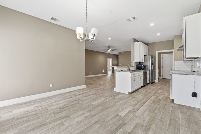 857 E Jessamine Street, Fort Worth, TX 76104
