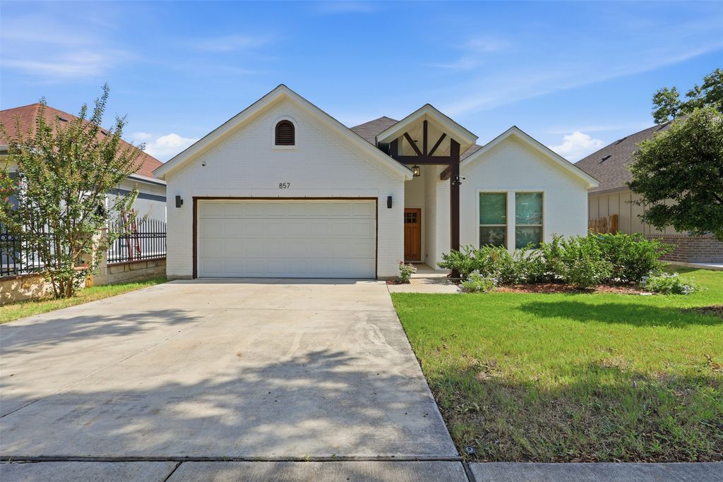 857 E Jessamine Street, Fort Worth, TX 76104