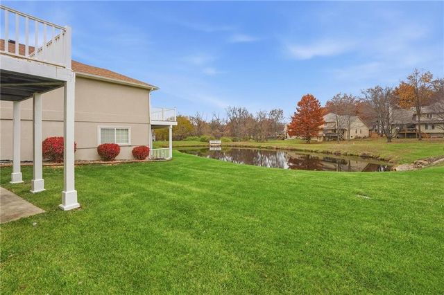 813 NW North Ridge Court, Blue Springs, MO 64015