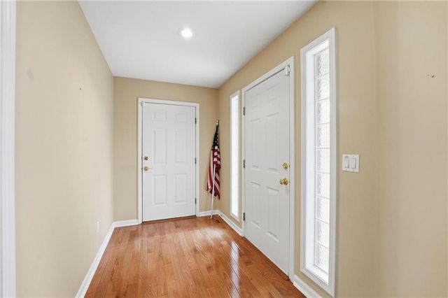 813 NW North Ridge Court, Blue Springs, MO 64015