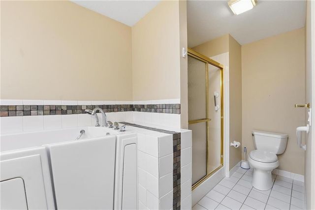 813 NW North Ridge Court, Blue Springs, MO 64015